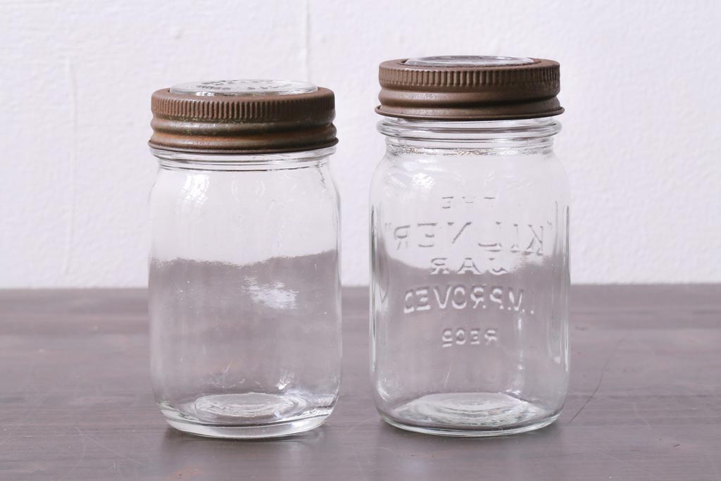 アンティーク雑貨　イギリスアンティーク　KILNER JAR(キルナー・ジャー)　レトロな風合いがお洒落なガラス瓶2個セット