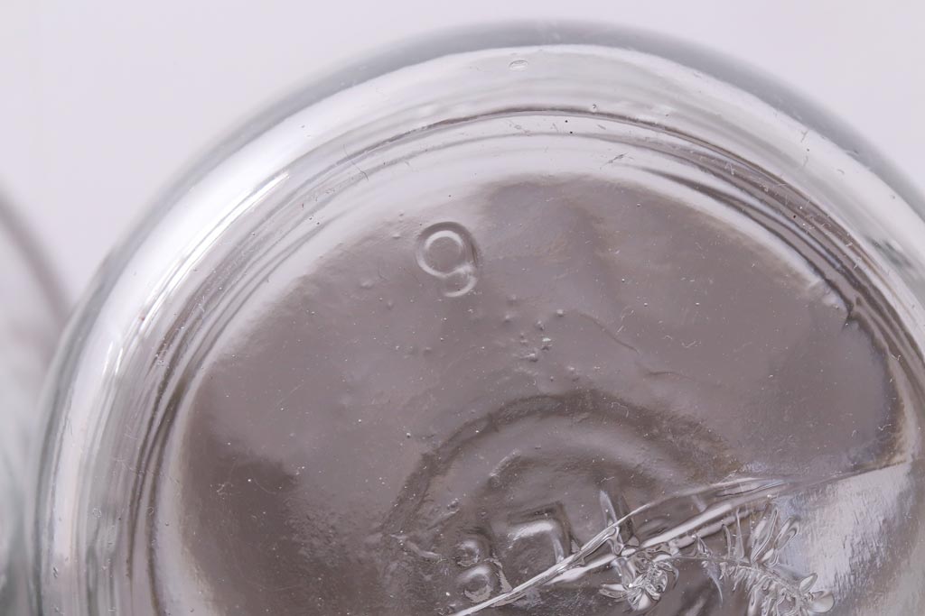 アンティーク雑貨　イギリスアンティーク　KILNER JAR(キルナー・ジャー)　レトロな風合いがお洒落なガラス瓶2個セット