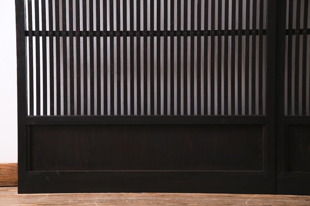 和製アンティーク　大正昭和初期　趣き溢れる佇まいが魅力的な格子戸2枚セット(建具、引き戸)