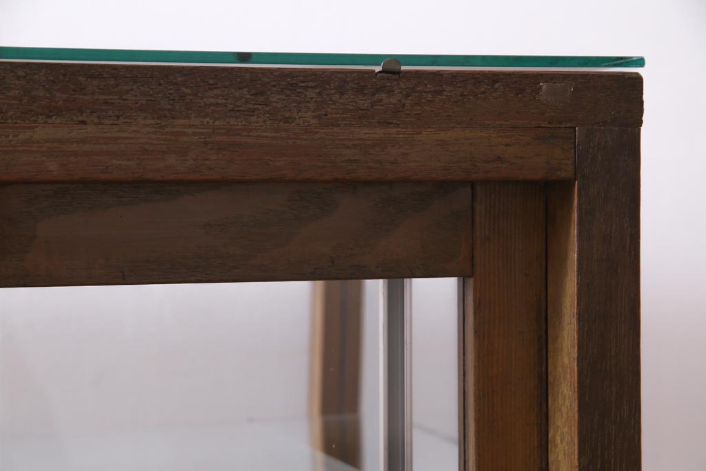 アンティーク家具　昭和中期　脚付リメイク　ナチュラルテイストにぴったりな台形型のガラスケース(ショーケース、陳列棚、飾り棚)