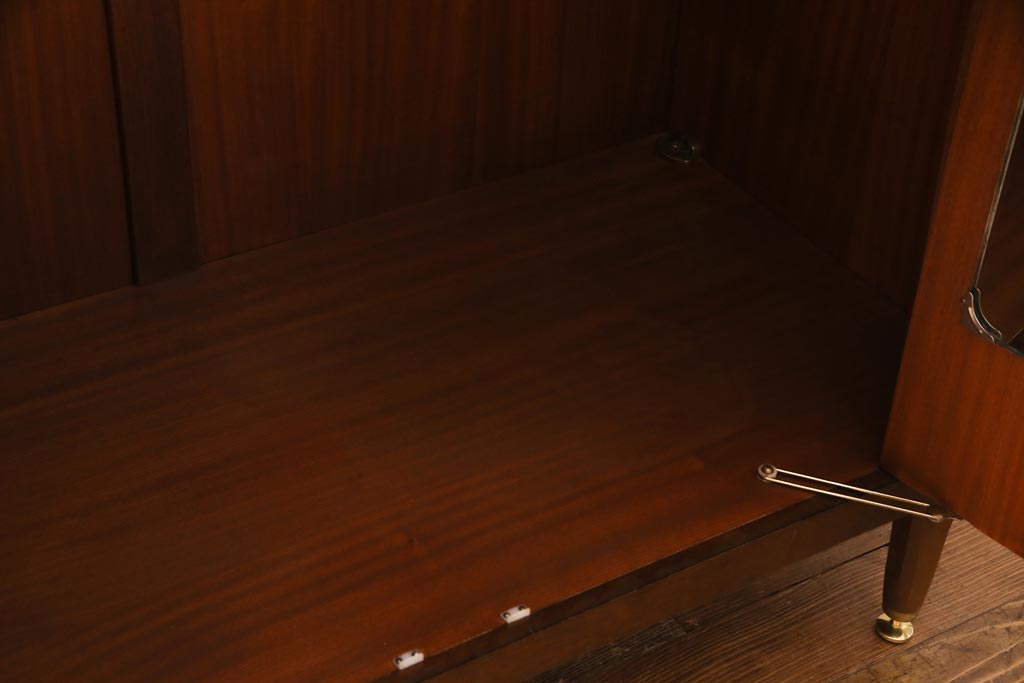 ヴィンテージ家具　北欧ビンテージ　G-PLAN(ジープラン)　チーク材　スタイリッシュな佇まいがカッコイイ激レアなワードローブ