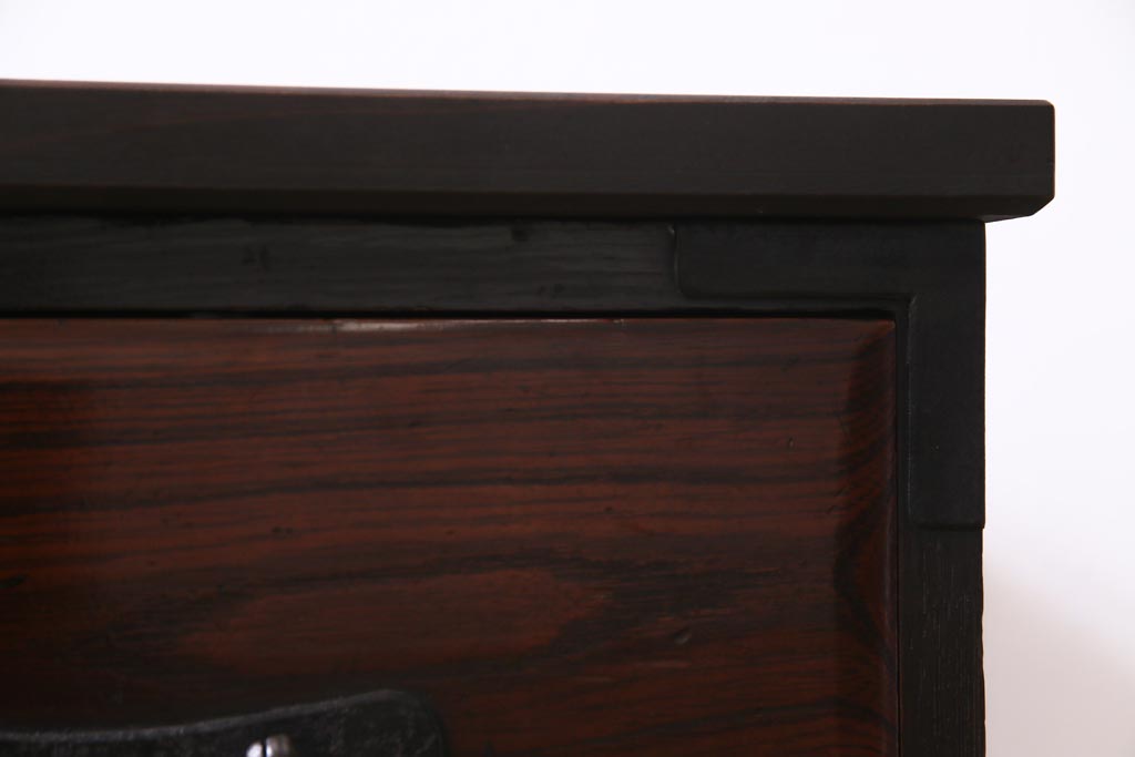 和製アンティーク　リメイク家具　前板欅材　漆塗り　渋くて品のある時代箪笥ローボード(テレビボード、引き出し)