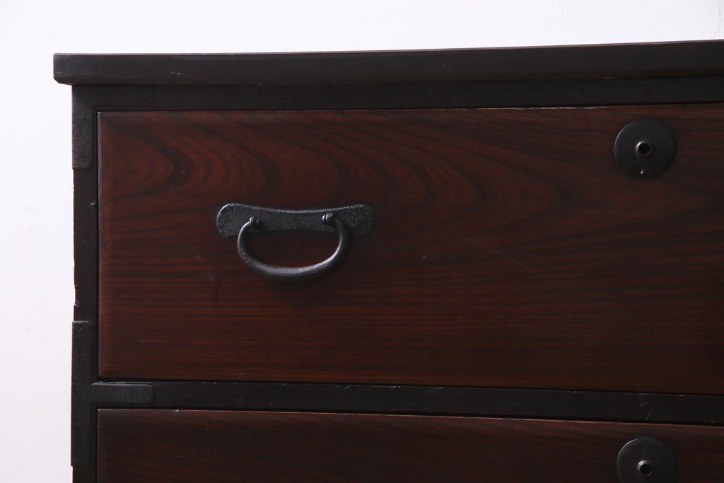 和製アンティーク　リメイク家具　前板欅材　漆塗り　渋くて品のある時代箪笥ローボード(テレビボード、引き出し)(1)