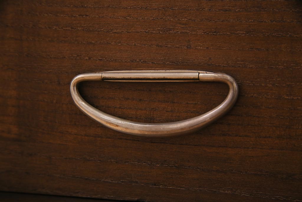 ヴィンテージ家具　ビンテージ　総桐材　漆絵　しっとりとした雰囲気が品のあるワードローブ(洋服タンス)