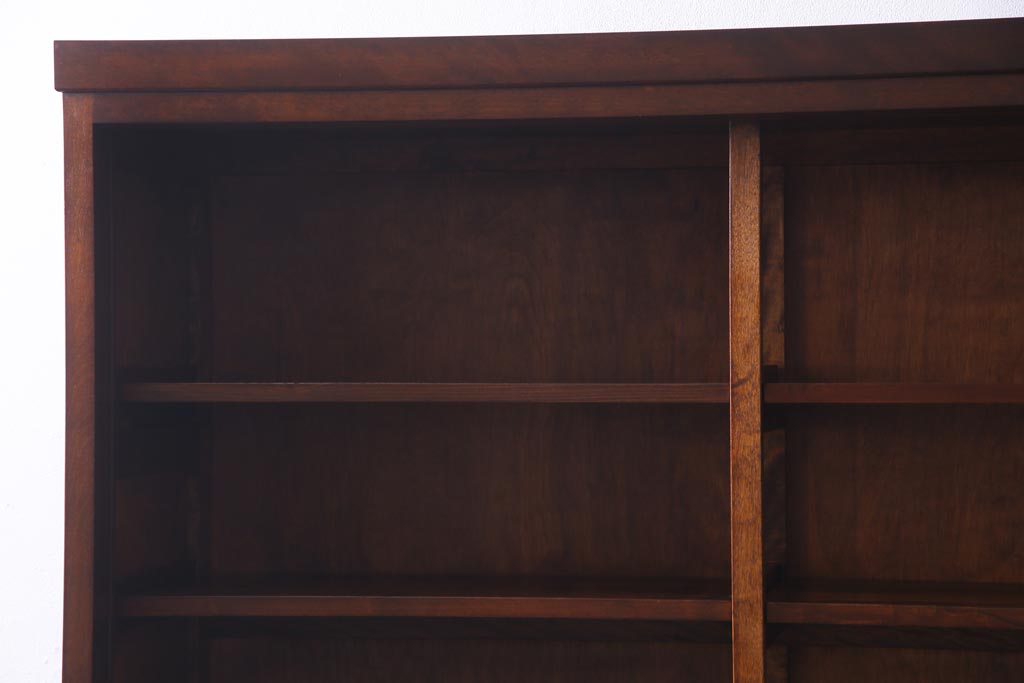 中古　松本民芸家具　引き戸が和の雰囲気を漂わせるK-3型食器棚(戸棚、収納棚、キャビネット)(定価約63万7千円)