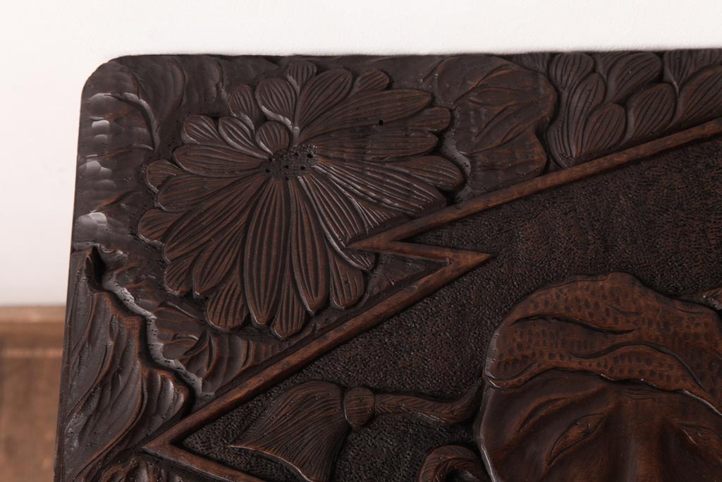 アンティーク雑貨　ビンテージ　伝統工芸　日光彫り　縁起物　ひょっとことおかめが彫られたサイドテーブル(花台、飾り台)