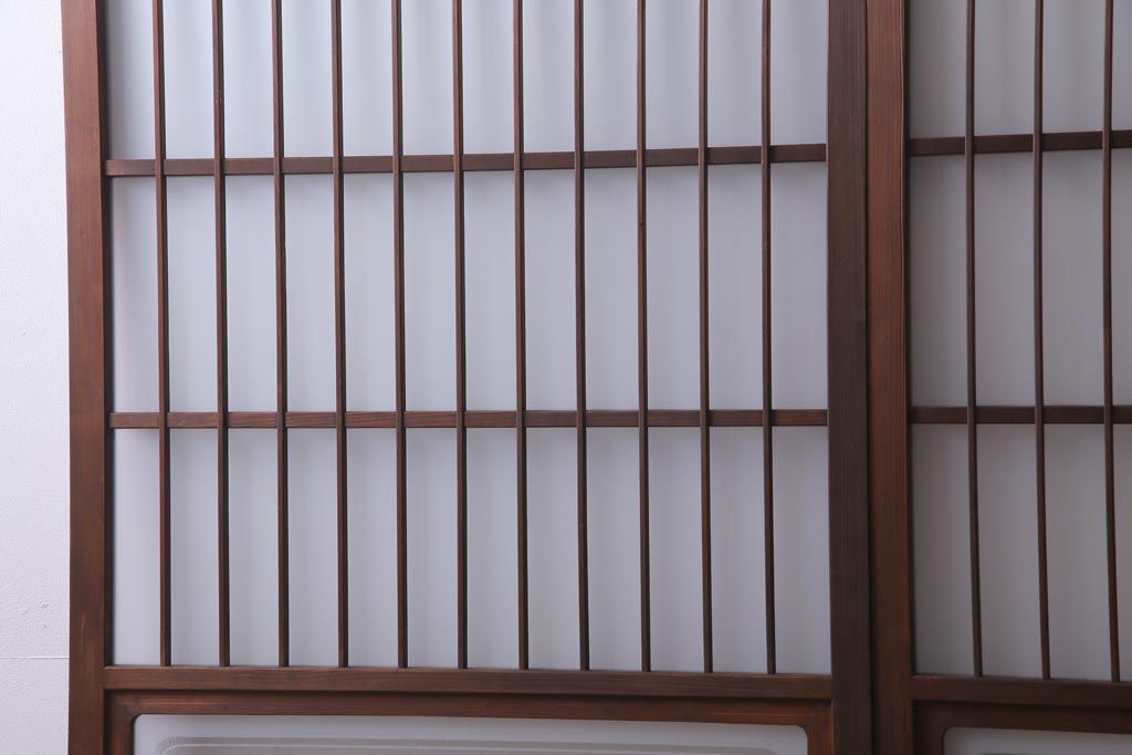 レトロ家具　昭和レトロ　腰板ケヤキ材　すりガラスが優しげな印象を与える格子戸(ガラス戸、引き戸、建具)2枚セット