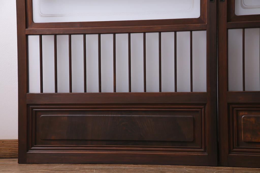 レトロ家具　昭和レトロ　腰板ケヤキ材　すりガラスが優しげな印象を与える格子戸(ガラス戸、引き戸、建具)2枚セット