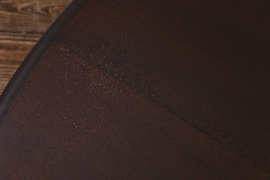 アンティーク家具　イギリスアンティーク　マホガニー材　重厚感漂うラウンドテーブル(ローテーブル)