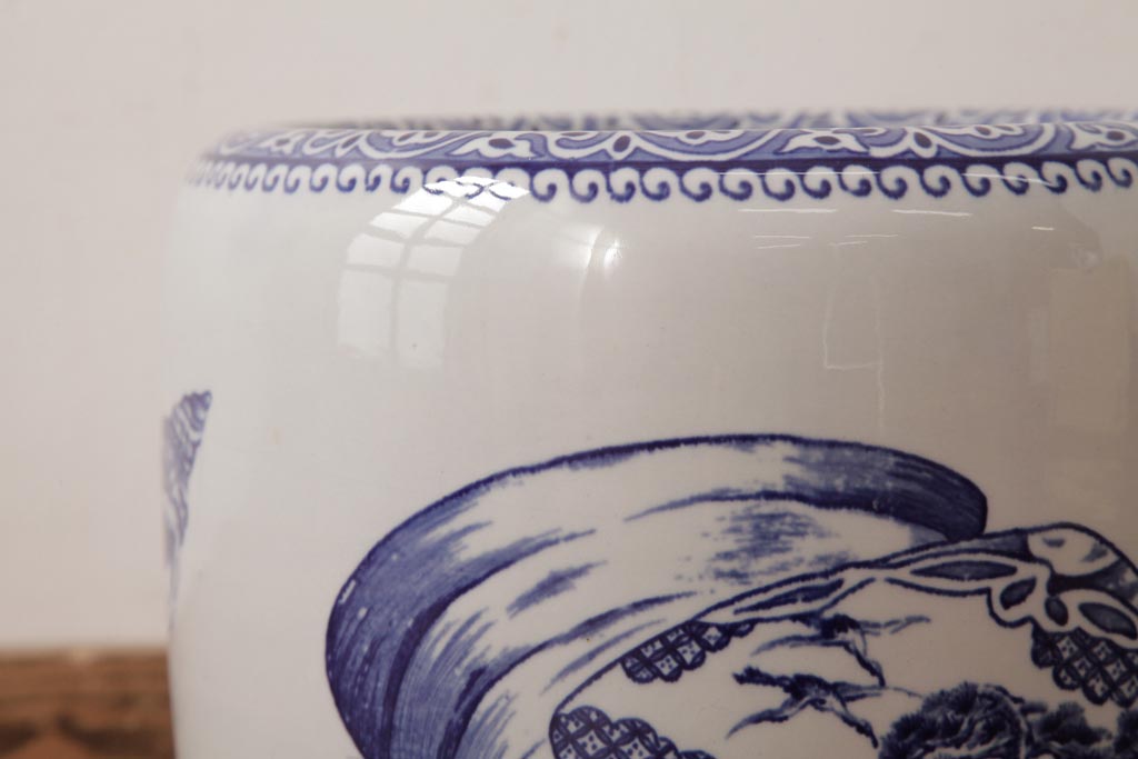 アンティーク雑貨　昭和期　染付　海を思わせる図柄が爽やかな瀬戸火鉢(鉢カバー)