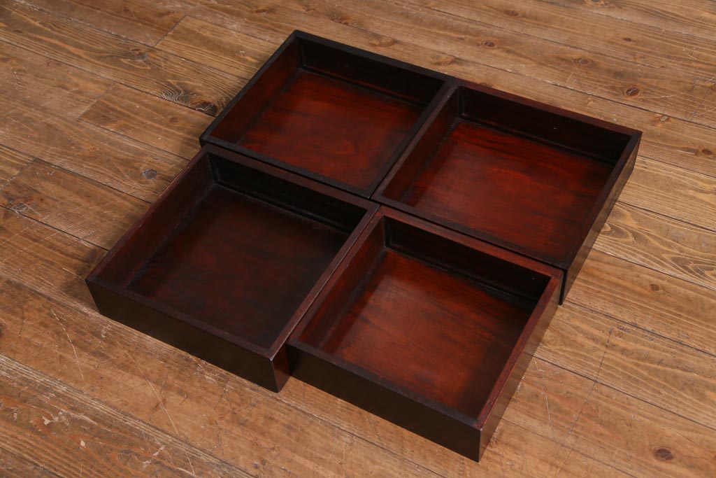 ビンテージ家具　昭和中期　花梨材　松竹梅の図　赤みがかった艶が美しい茶棚(飾り棚、飾棚、カリン材)