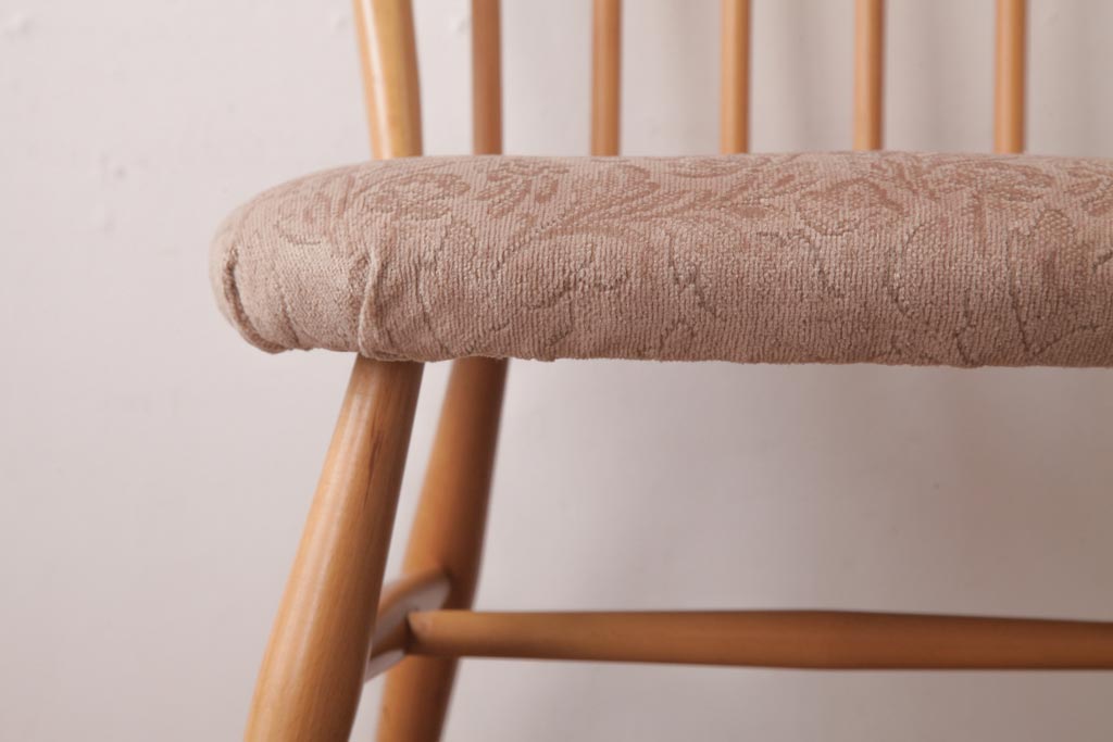 ヴィンテージ家具　イギリスビンテージ　ERCOL(アーコール)　フープバック　布張り座面のウィンザーチェア(ダイニングチェア、ワークチェア、椅子、ウインザーチェア)