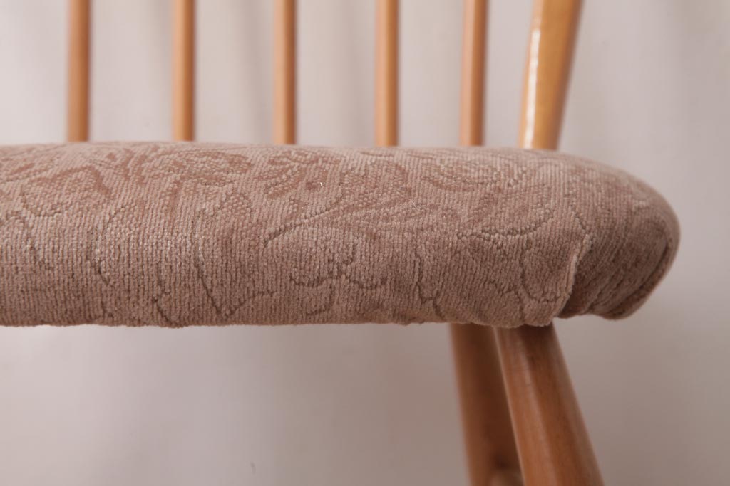 ヴィンテージ家具　イギリスビンテージ　ERCOL(アーコール)　フープバック　布張り座面のウィンザーチェア(ダイニングチェア、ワークチェア、椅子、ウインザーチェア)