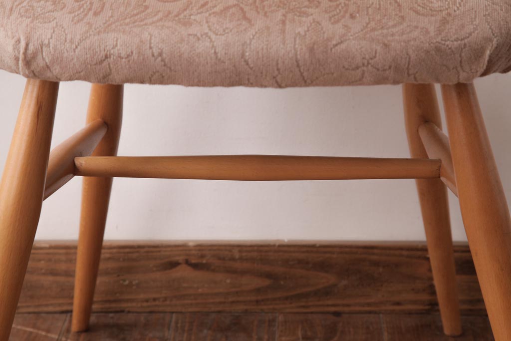 ヴィンテージ家具　イギリスビンテージ　ERCOL(アーコール)　フープバック　布張り座面のウィンザーチェア(ダイニングチェア、ワークチェア、椅子、ウインザーチェア)