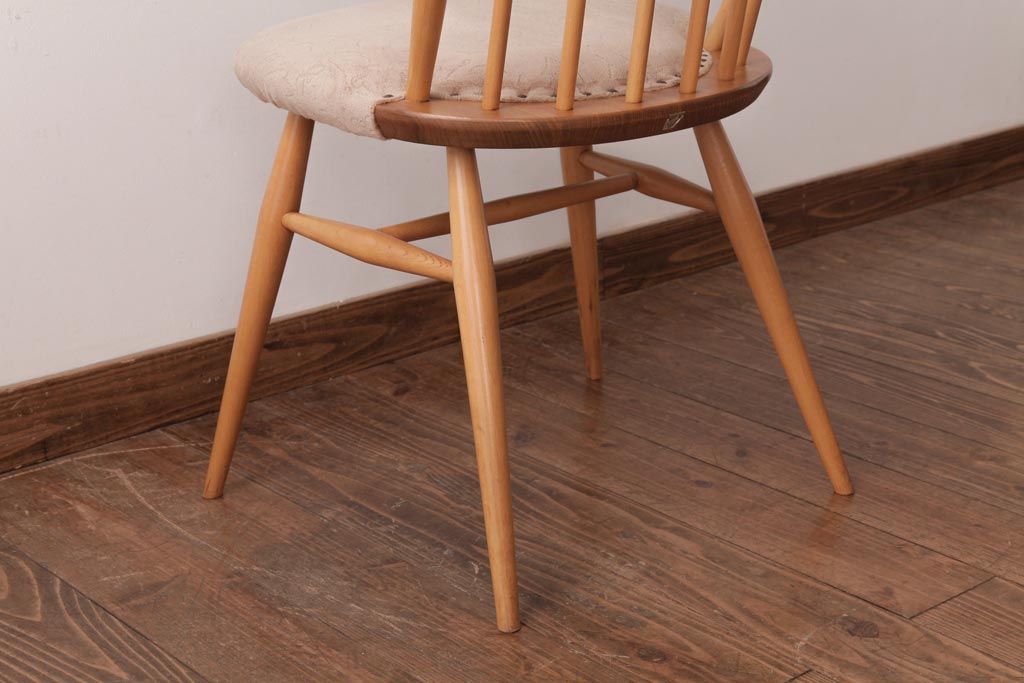 ヴィンテージ家具　イギリスビンテージ　ERCOL(アーコール)　フープバック　布張り座面のウィンザーチェア(ダイニングチェア、ワークチェア、椅子、ウインザーチェア)