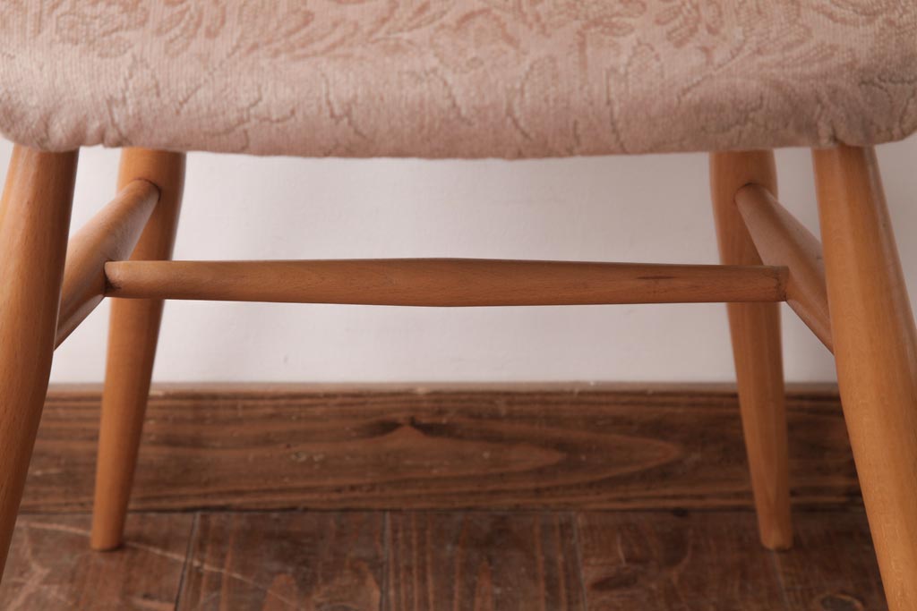 ヴィンテージ家具　イギリスビンテージ　ERCOL(アーコール)　フープバック　布張り座面のウィンザーチェア(ダイニングチェア、ワークチェア、椅子、ウインザーチェア)(1)