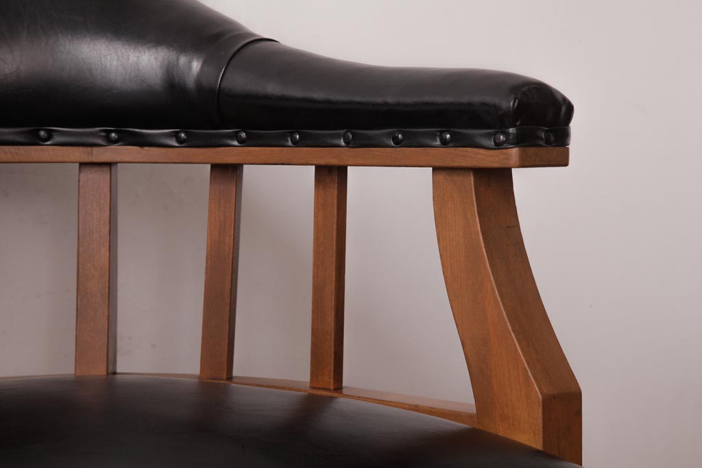 アンティーク家具　ナラ材　黒いレザーと木色のコントラストがお洒落なドクターチェア(回転椅子、アームチェア)
