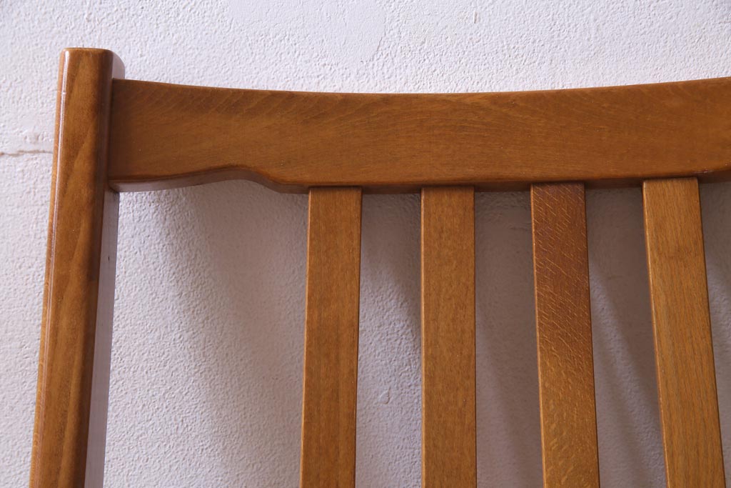 北欧家具　ビンテージ家具　チーク材　木のぬくもりと品のある佇まいが魅力的なダイニングチェア(椅子)