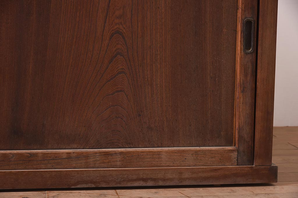 和製アンティーク　明治期　前面ケヤキ材・サクラ材　古い木の温もりを感じる重ね水屋箪笥・重ね(収納棚、戸棚、ローボード)(R-036279)