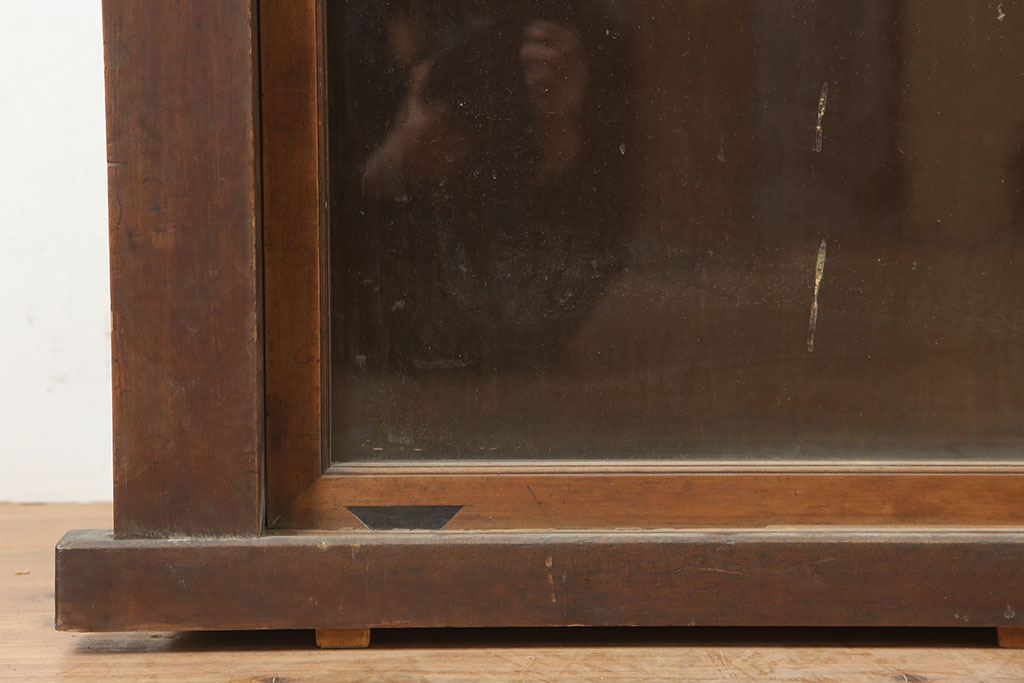 アンティーク家具　明治大正期　太い框が立派な水屋箪笥キャビネット・重ね(ガラスケース、収納棚)(R-036282)