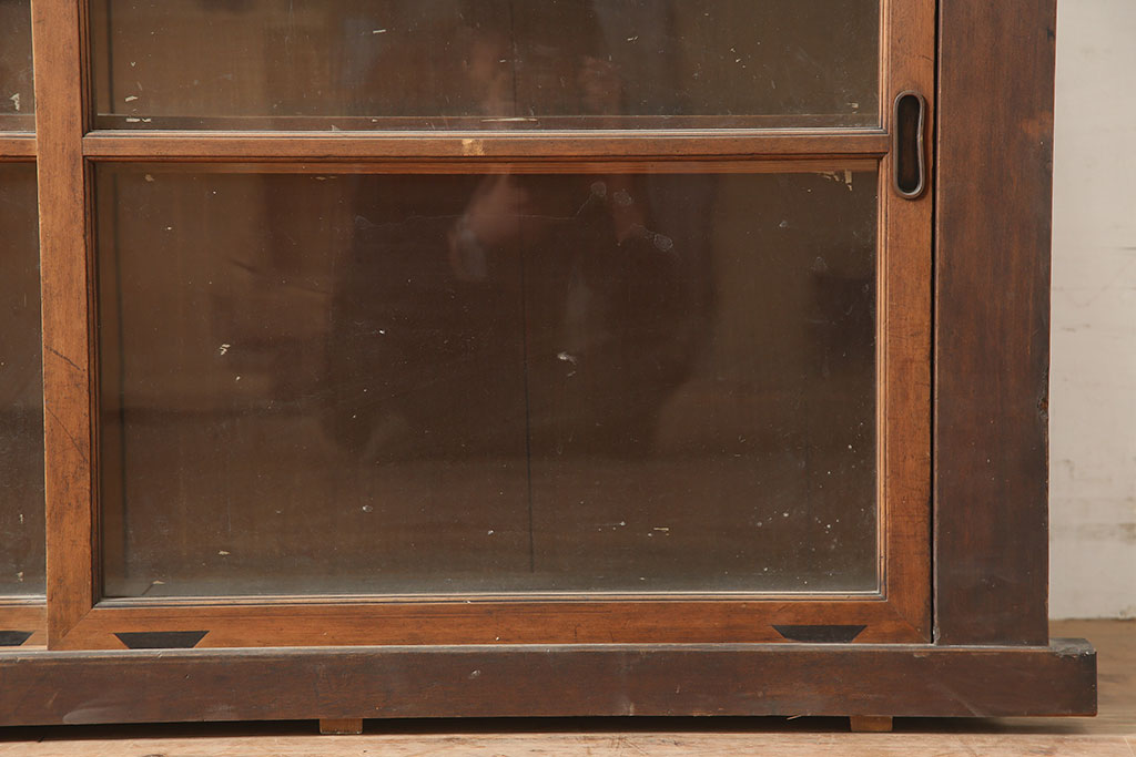 アンティーク家具　明治大正期　太い框が立派な水屋箪笥キャビネット・重ね(ガラスケース、収納棚)(R-036282)