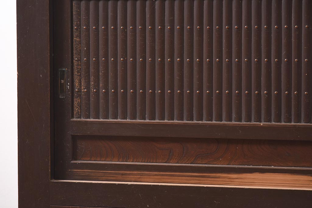アンティーク家具　明治期　丸桟　銅金具　上手物の近江水屋箪笥(収納棚、重ね箪笥)(R-036285)