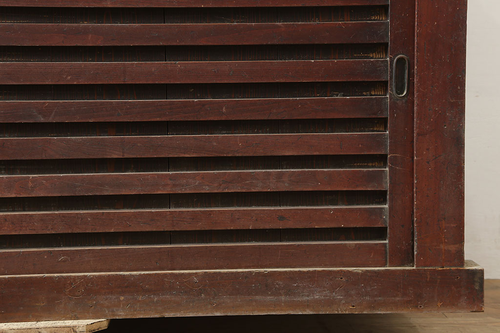 アンティーク家具　明治期　桟の引き戸が魅力の六尺収納箪笥・下段(キャビネット、水屋箪笥)(R-036317)