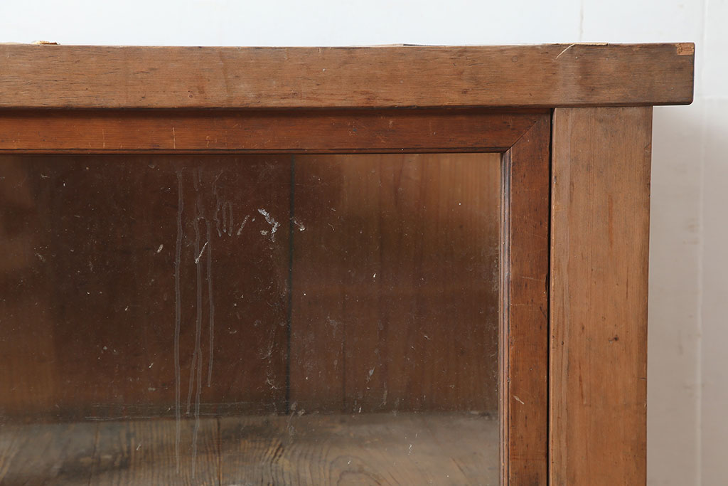 アンティーク家具　明治大正期　太い框が立派な水屋箪笥サイドボード・下段(ガラスケース、キャビネット、収納棚)(R-036324)