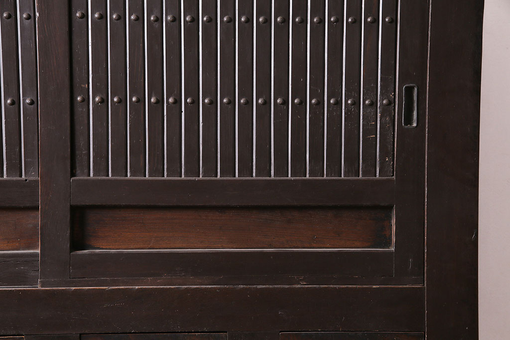アンティーク家具　シンプルな四尺水屋箪笥(キャビネット、収納棚)(R-036363)