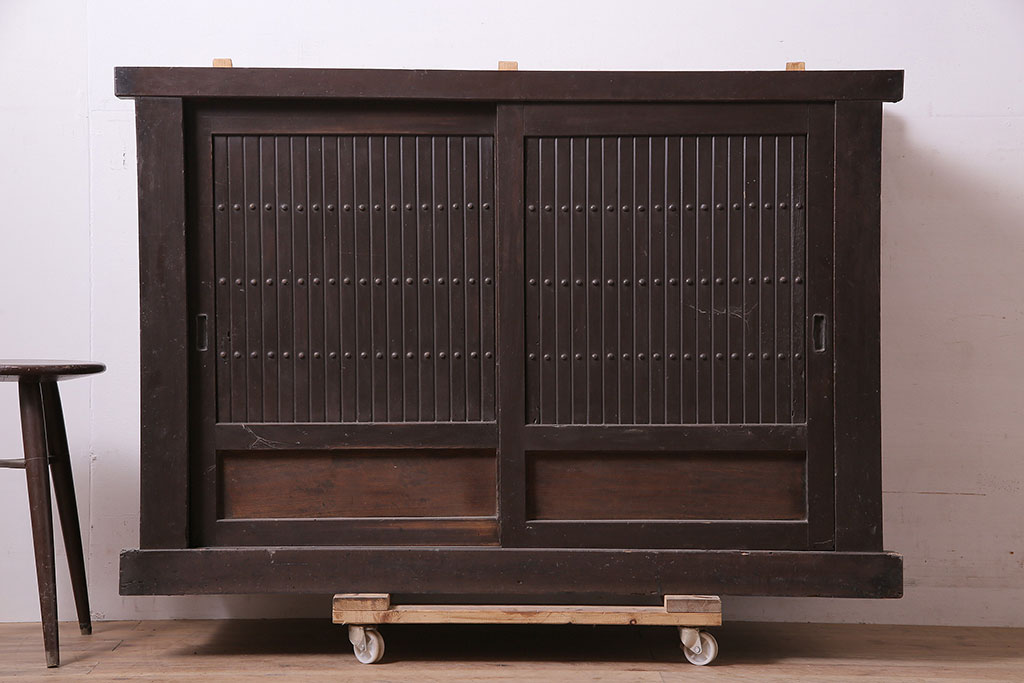 アンティーク家具　シンプルな四尺水屋箪笥(サイドボード、テレビ台)(R-036365)
