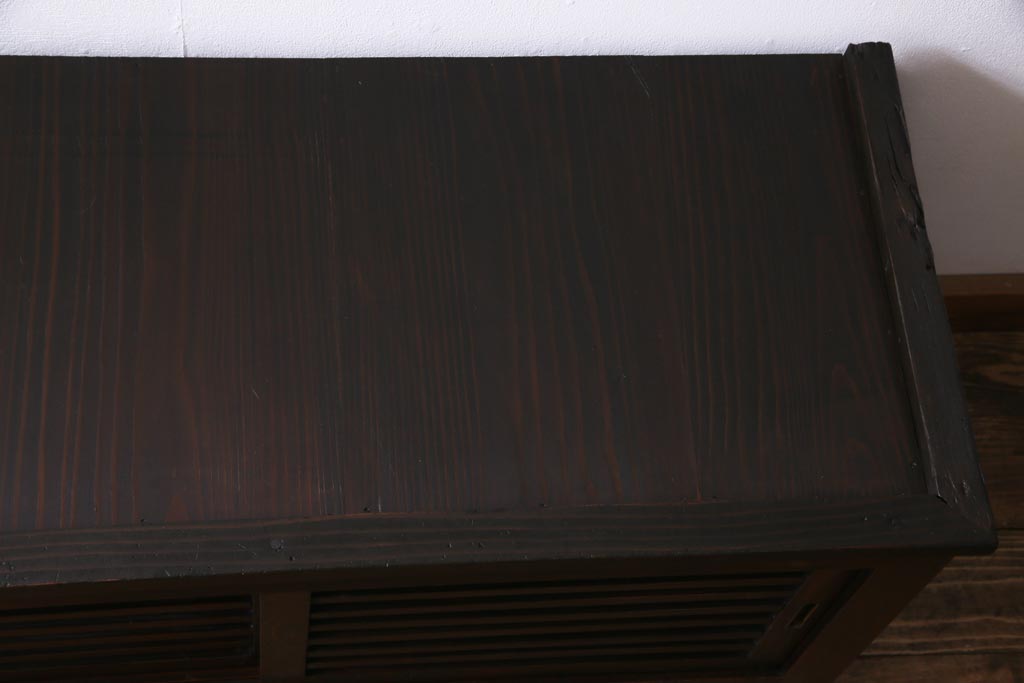 アンティーク家具　明治大正期　ヒノキ材　小振り　味わい深い帳場箪笥のローボード(収納棚、テレビ台)