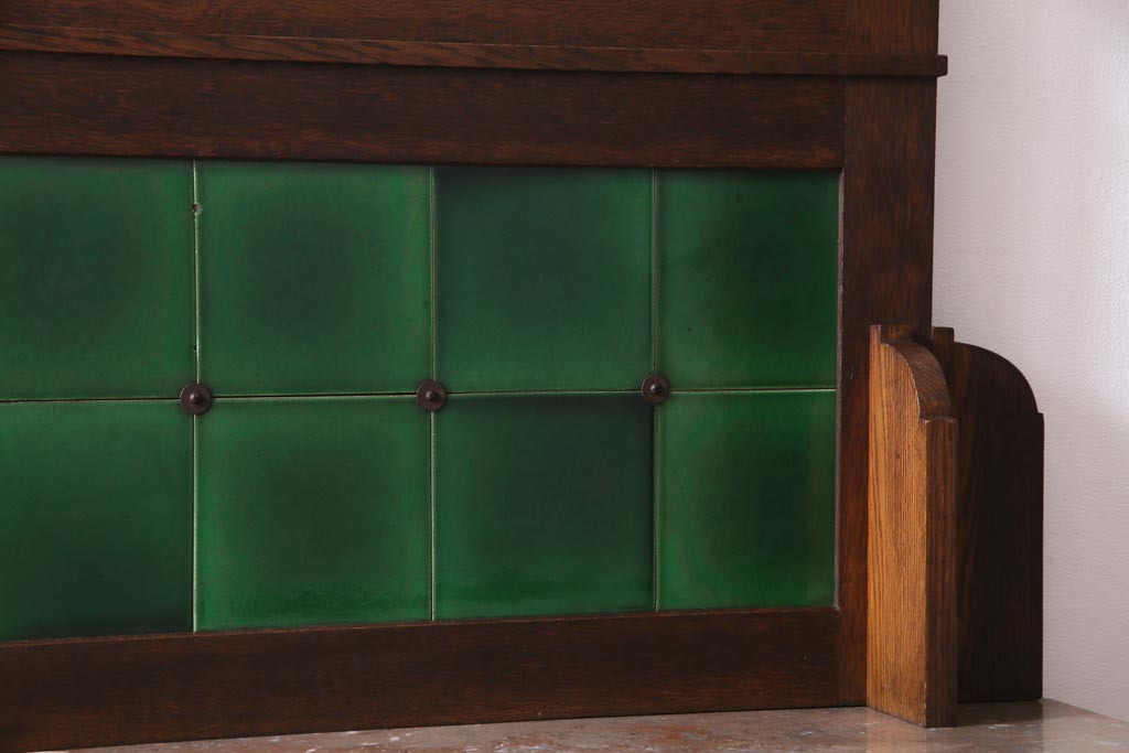 イギリスアンティーク家具　オーク材　重厚な木の味わいのウォッシュスタンド(洗面台、サイドボード、キャビネット)
