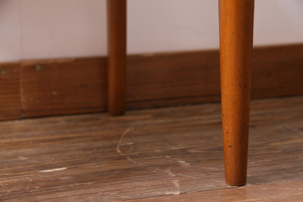 ヴィンテージ家具　北欧ビンテージ　チーク材　ビンテージ感あふれる色合いが魅力的なダイニングチェア(椅子)(3)