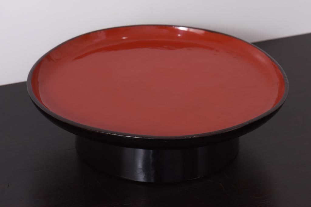 アンティーク雑貨　会津漆器　朱赤の漆塗りが美しい高台付き丸盆(丸膳)(R-036480)