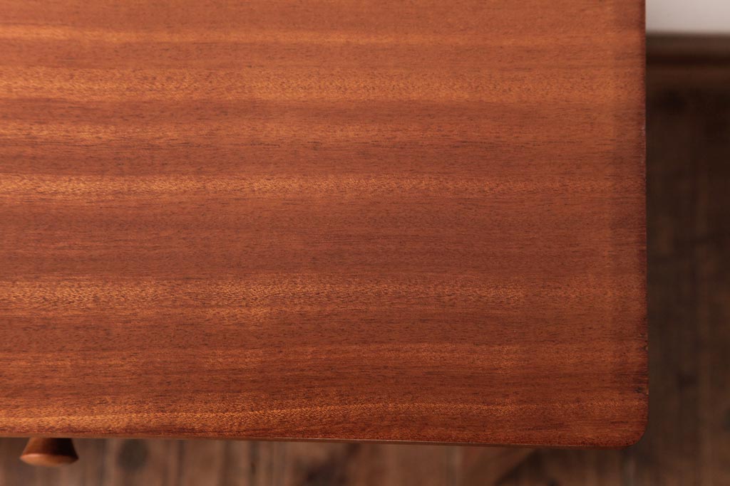 ヴィンテージ家具　北欧ビンテージ家具　Vanson　チーク材　おしゃれなサイドテーブル(飾り台)