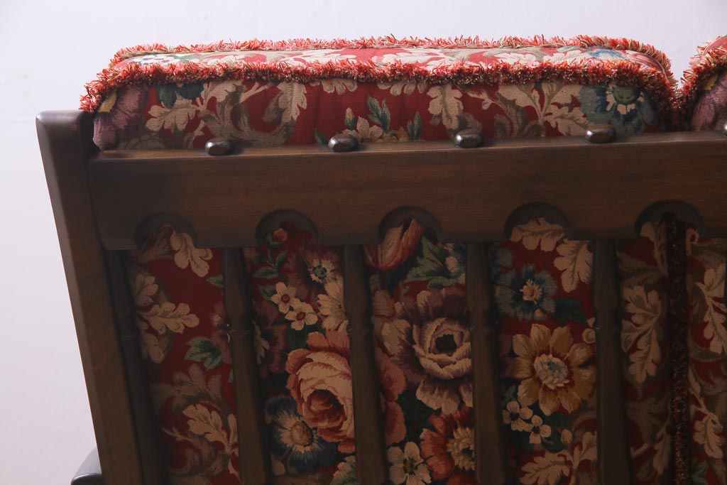 ヴィンテージ家具　イギリスビンテージ　ERCOL(アーコール)　クラシカルな3人掛けソファ(アームソファ)