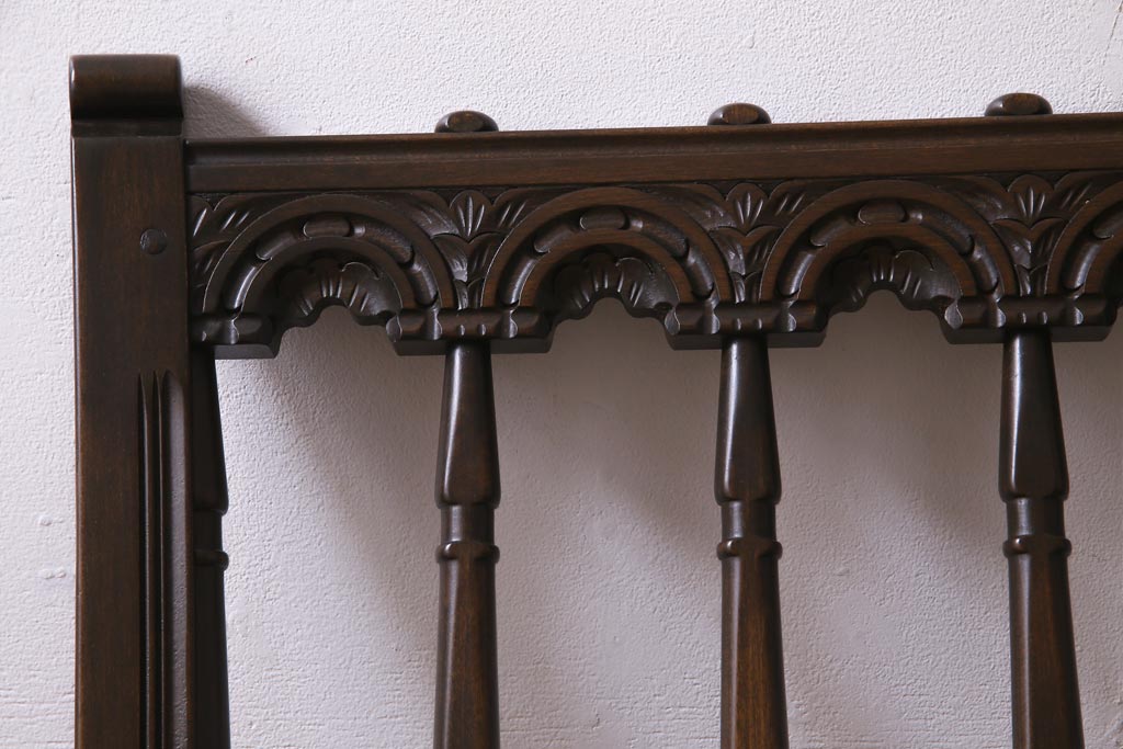 ヴィンテージ家具　イギリスビンテージ　ERCOL(アーコール)　クラシカルな3人掛けソファ(アームソファ)