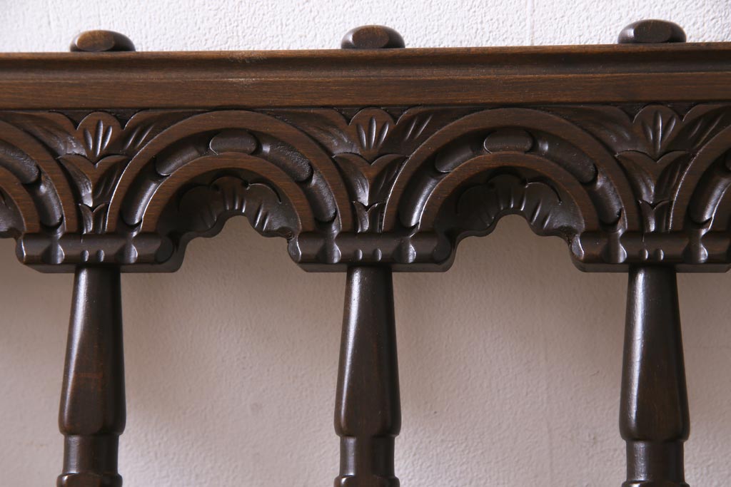 ヴィンテージ家具　イギリスビンテージ　ERCOL(アーコール)　クラシカルな3人掛けソファ(アームソファ)