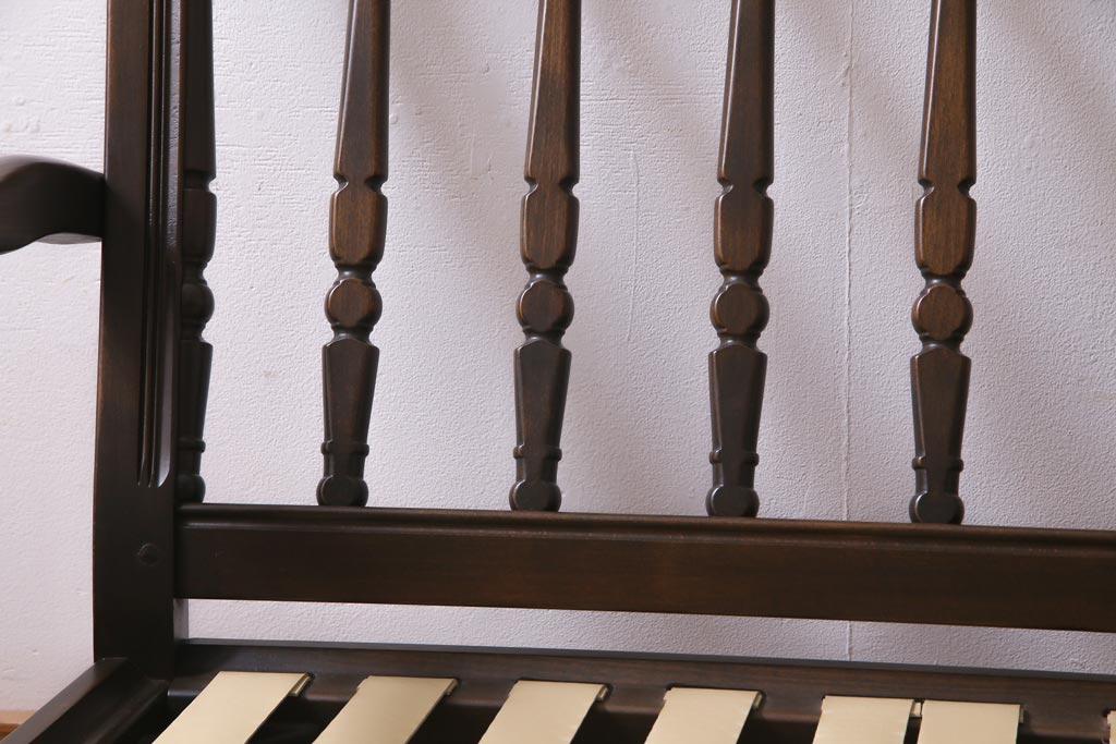 ヴィンテージ家具　イギリスビンテージ　ERCOL(アーコール)　クラシカルな3人掛けソファ(アームソファ)
