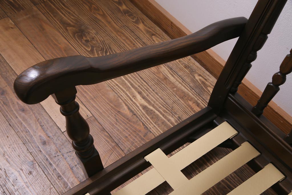 ヴィンテージ家具　イギリスビンテージ　ERCOL(アーコール)　クラシカルな3人掛けソファ(アームソファ)