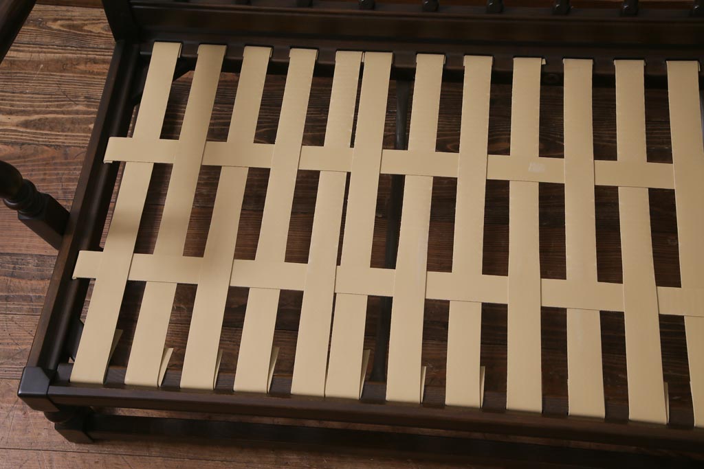 ヴィンテージ家具　イギリスビンテージ　ERCOL(アーコール)　クラシカルな3人掛けソファ(アームソファ)