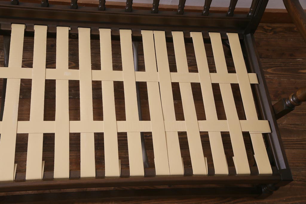 ヴィンテージ家具　イギリスビンテージ　ERCOL(アーコール)　クラシカルな3人掛けソファ(アームソファ)