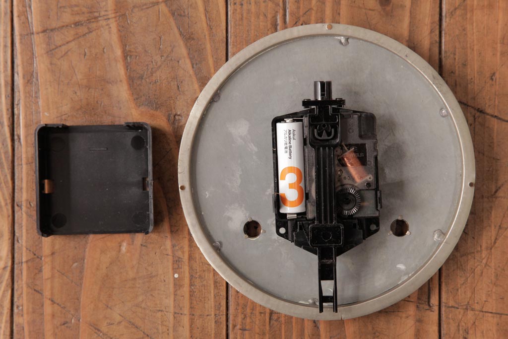 アンティーク雑貨　SEIKOSHA(精工舎、セイコー)　内部交換済・電池式　14DAY　丸みのあるフォルムの掛時計(柱時計、振り子時計)(R-036558)