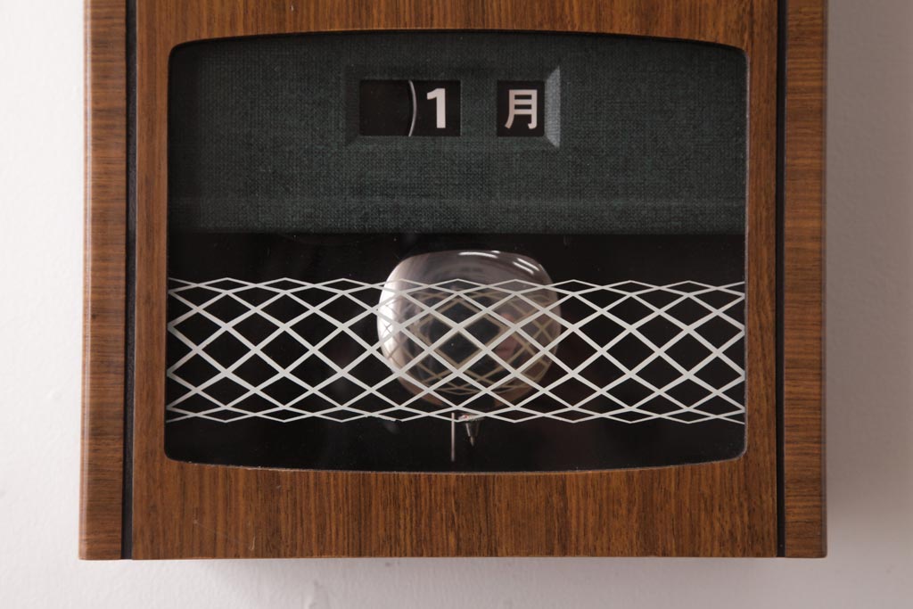 アンティーク雑貨　昭和レトロ　SEIKO(セイコー)　カレンダー付き　手巻き式　30DAY　レトロな色合いの掛時計(柱時計、振り子時計)(R-036559)