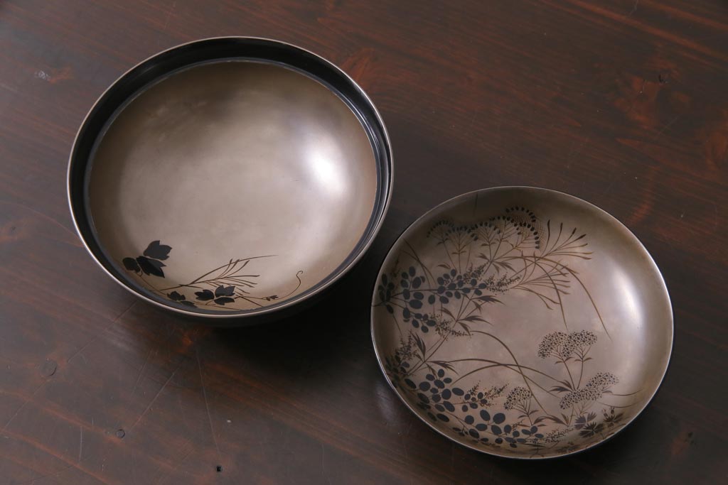 昭和期　輪島塗　涛華堂　八井珠蔵　黒塗銀地秋草描金　蒔絵　木製盛器・箱付き(菓子鉢、漆器)(R-036565)