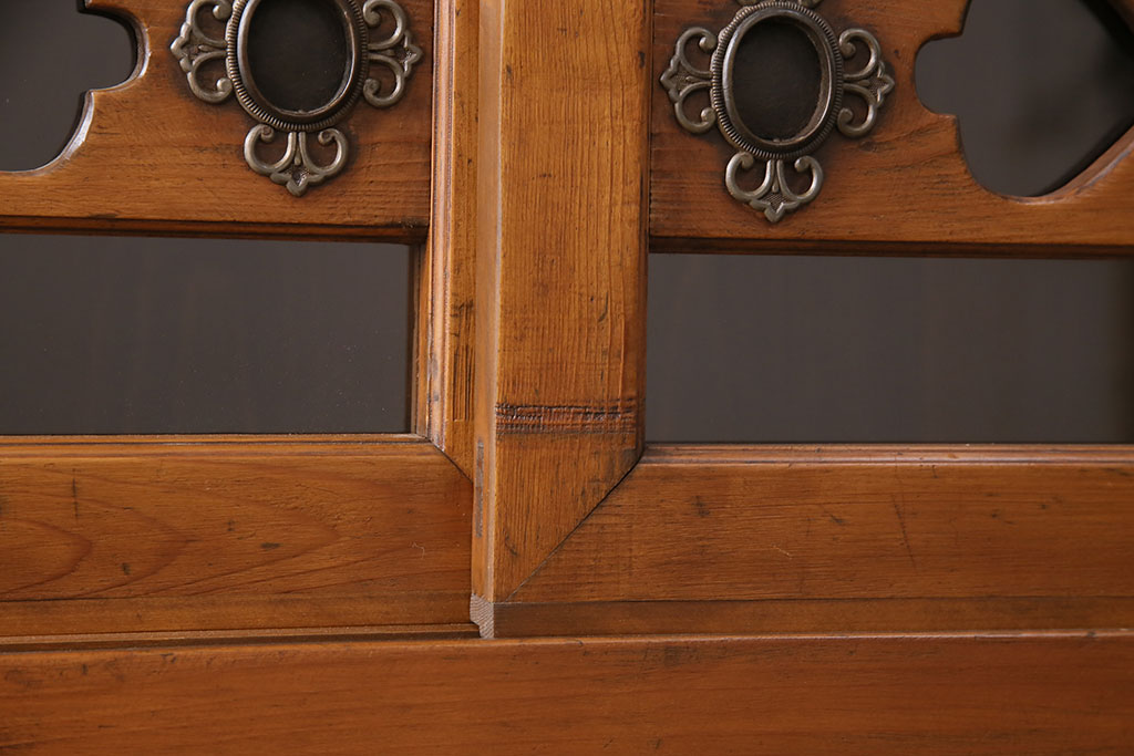 和製アンティーク　凝ったつくりが随所に見られる上質な四尺京水屋箪笥(4尺水屋箪笥、収納棚、キャビネット)(R-036574)