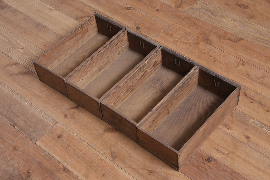 アンティーク家具　木味が魅力の四尺水屋箪笥(サイドボード、食器棚、収納棚)(R-036593)