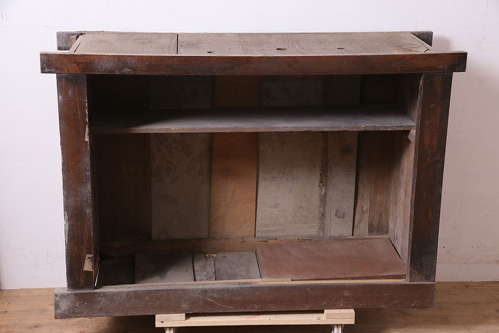 アンティーク家具 木味が魅力の四尺水屋箪笥(サイドボード、食器