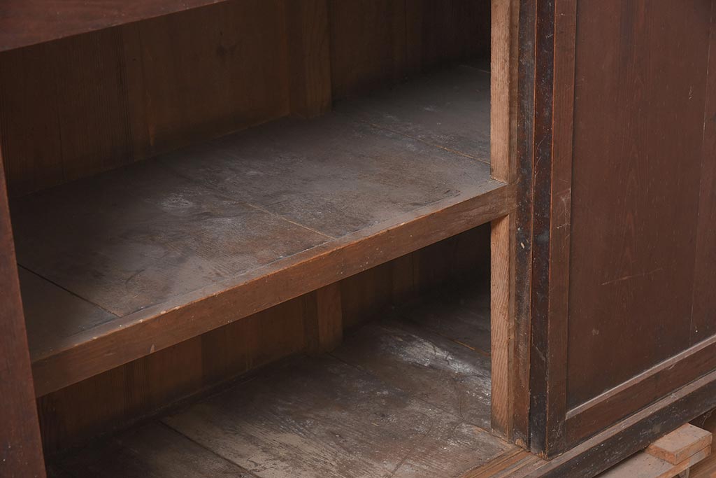 アンティーク家具　欅(ケヤキ)材・ヒノキ材・桜材　シンプルで重厚な収納箪笥(木製キャビネット、収納棚、飾り棚、ガラスケース)(R-036680)