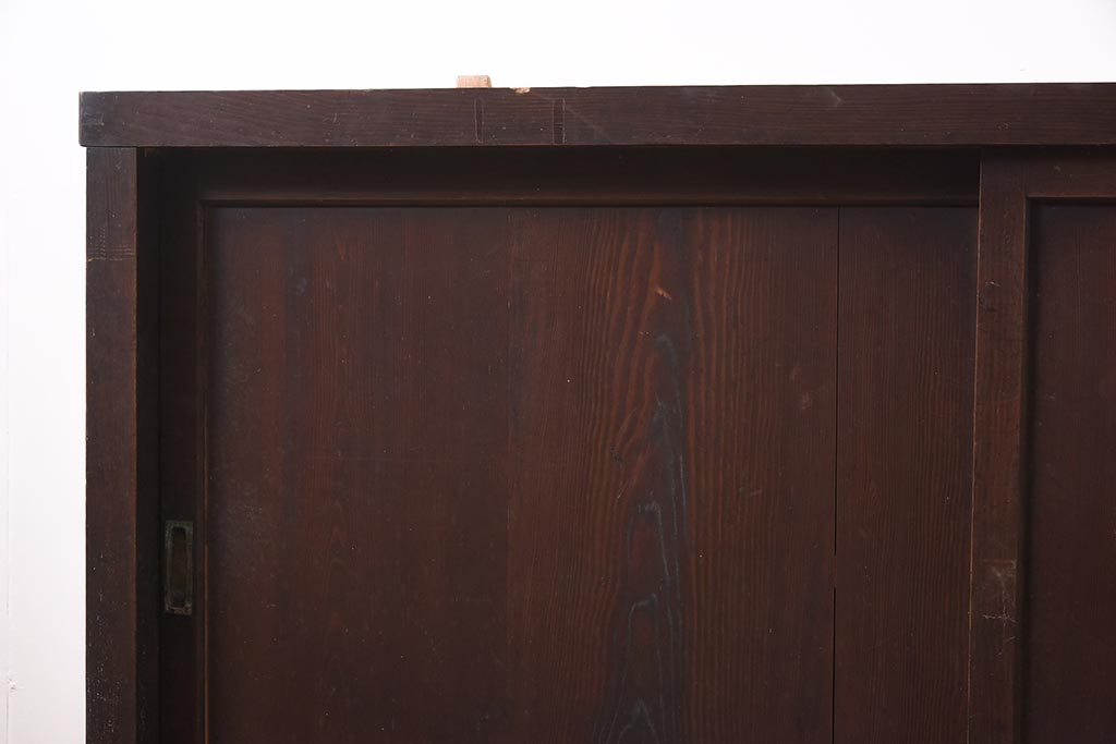 アンティーク家具　欅(ケヤキ)材・ヒノキ材・桜材　シンプルで重厚な箪笥サイドボード(収納棚、ガラス戸棚)(R-036682)